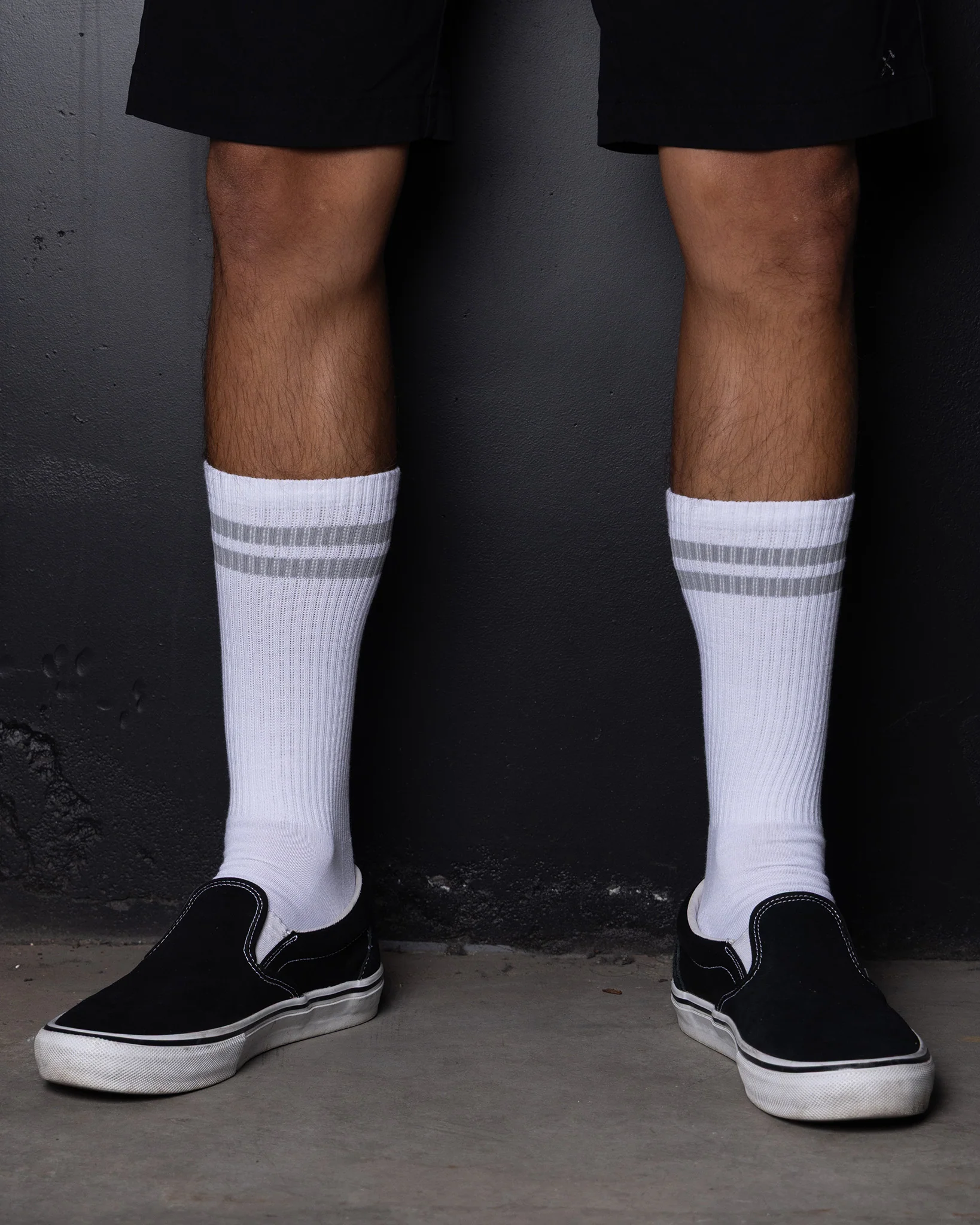 3PK WHITE PREMIUM CREW SOCKS - Image 3