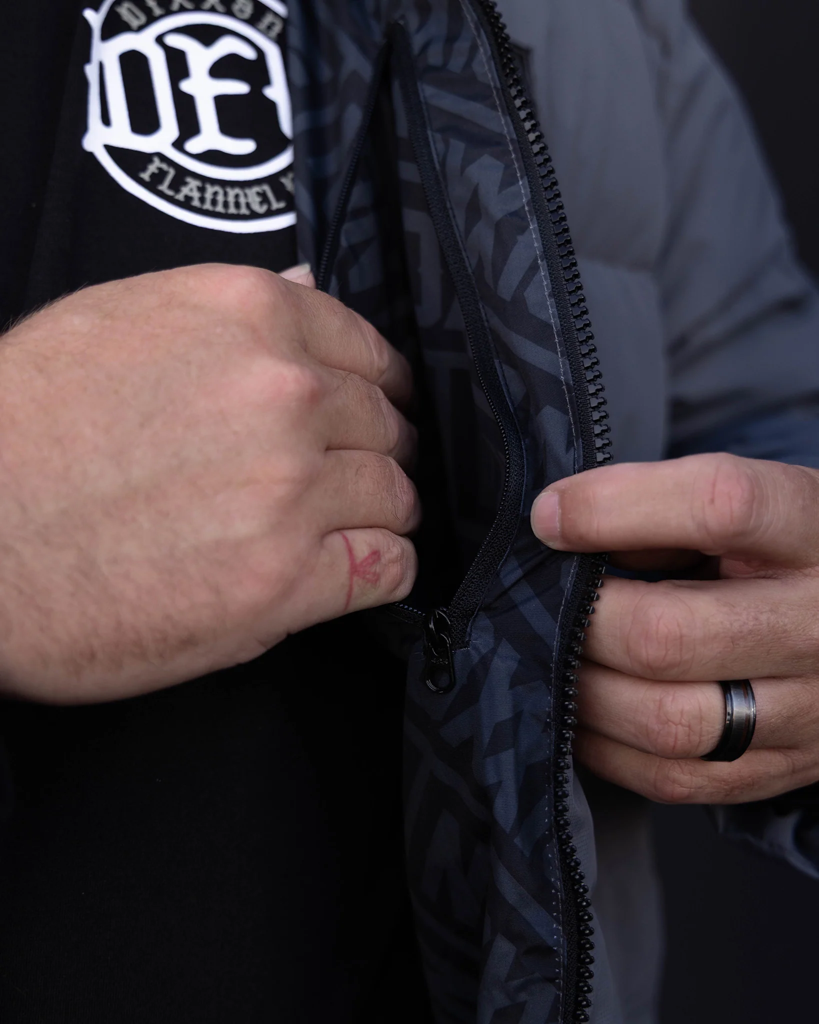 THE RIDGE DOWN JACKET GREY - MENS - Image 5