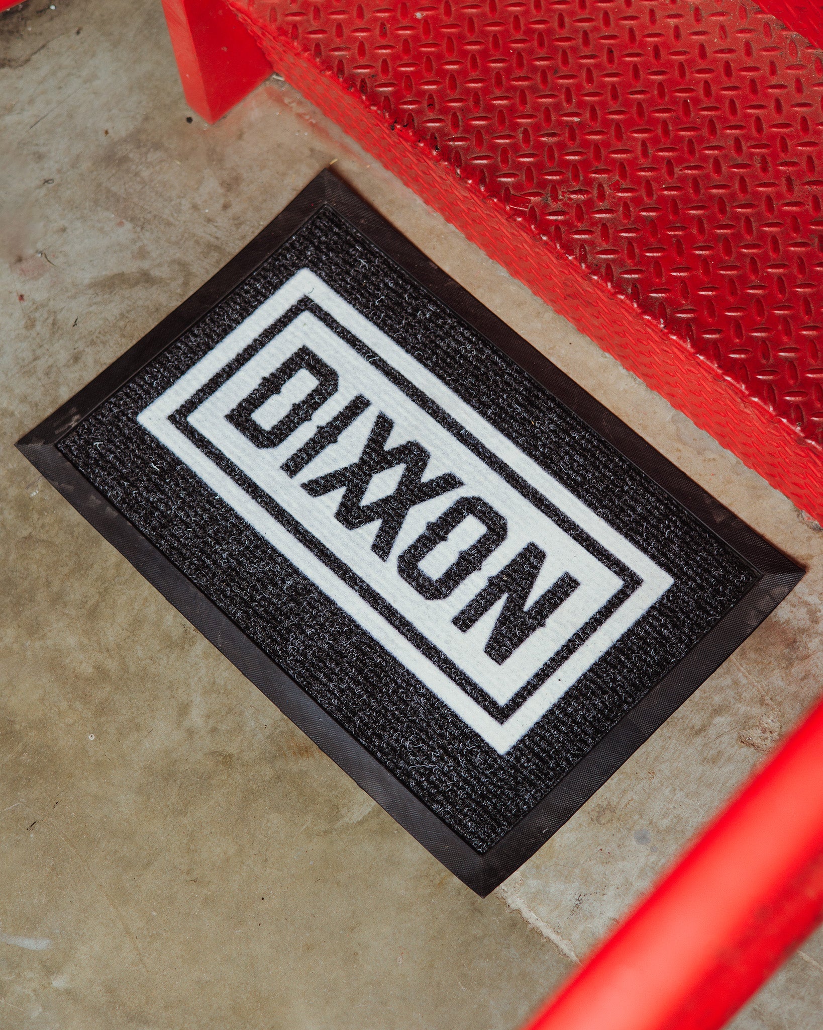WHITE BAR INDOOR MAT - BLACK